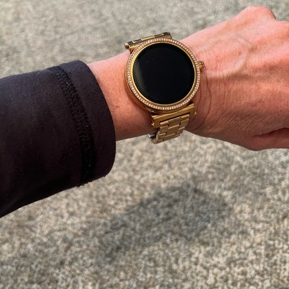 COPY - Micheal Kors smartwatch fit tracker - Picture 6 of 7